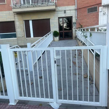 Apartamento En La Playa Brazomar * كاسترو أورديالس