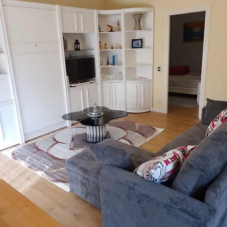 Apartamento En La Playa Brazomar * كاسترو أورديالس